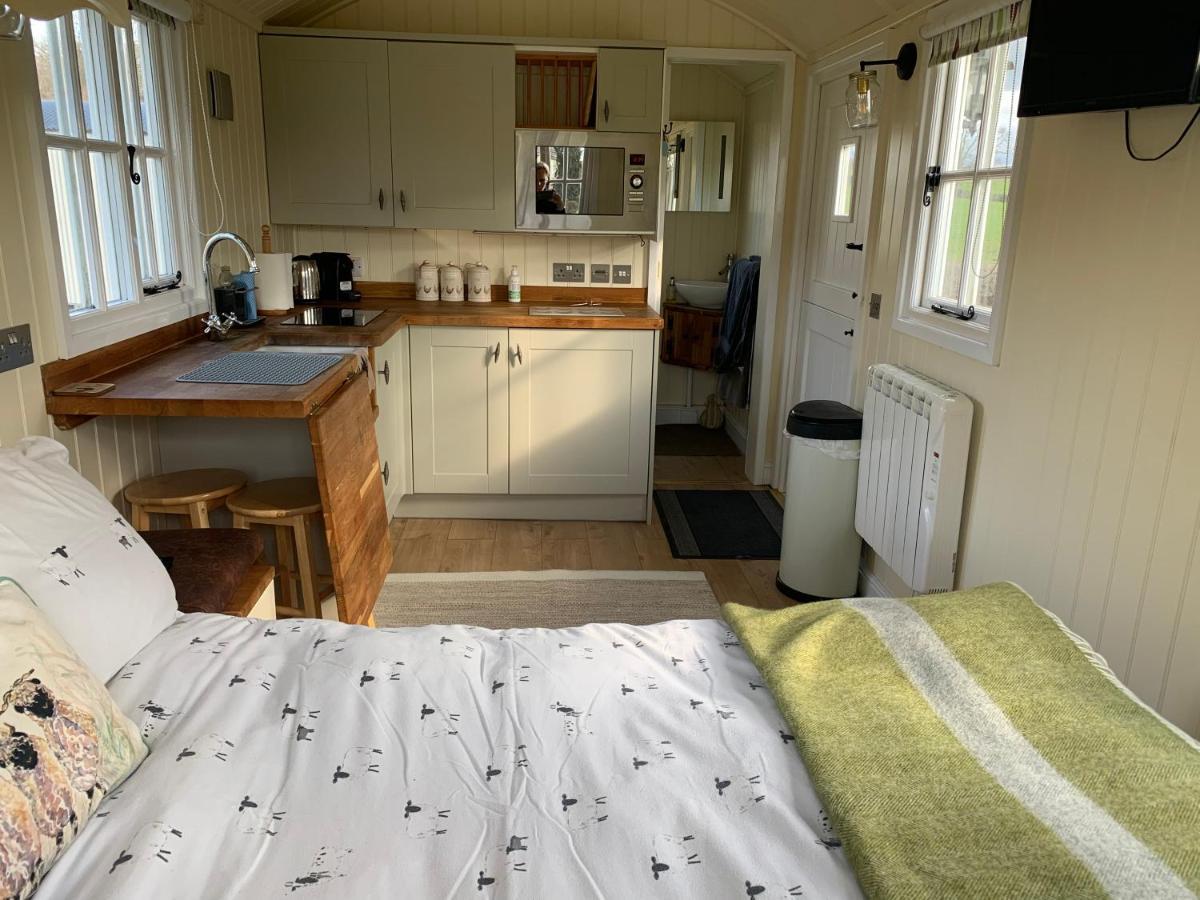 Weatherhead Farm Shepherds Hut Villa Buckingham Bagian luar foto