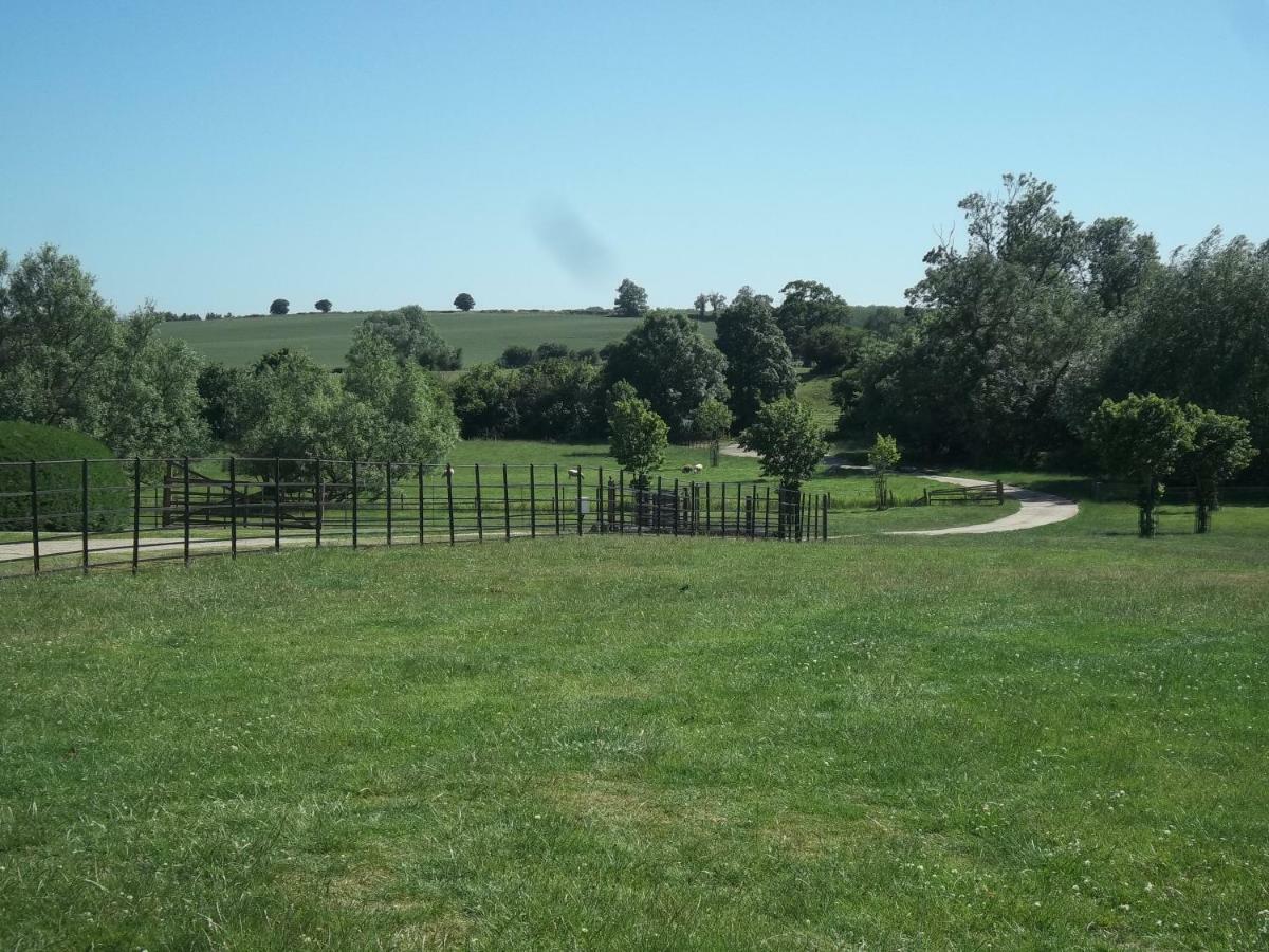 Weatherhead Farm Shepherds Hut Villa Buckingham Bagian luar foto