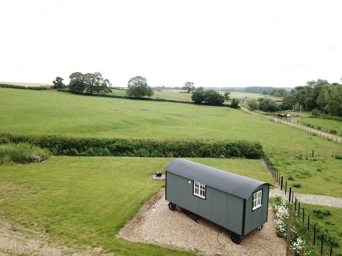 Weatherhead Farm Shepherds Hut Villa Buckingham Bagian luar foto